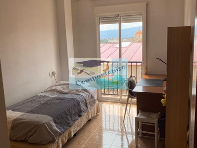 Piso en alquiler en La Ñora, con 3 dormitorios, baño y aseo