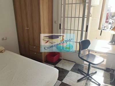 Habitación en alquiler en Guadalupe, Cerca De La Universidad Umu Y Ucam, con 4 dormitorios y 2 balcones