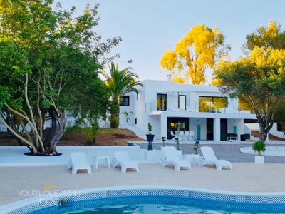 Holiday villa en holiday rentals en Sant Josep De Sa Talaia, San Jordi, con 4 dormitorios, 3 baños y 2 plazas de garaje