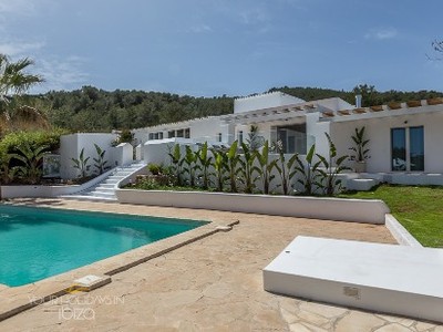 Holiday villa en holiday rentals en Santa Eularia Des Riu, Santa Getrudis, con 6 dormitorios, 7 baños, 4 plazas de garaje y 3 terrazas