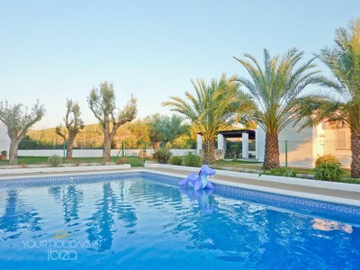 Holiday villa en holiday rentals en Santa Eularia Des Riu, Santa Getrudis, con 4 dormitorios y 3 baños