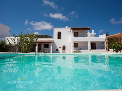 Holiday villa en holiday rentals en Sant Josep De Sa Talaia, San Jordi De Ses Salines, con 5 dormitorios y 2 baños